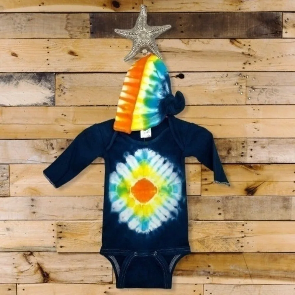 NWT Preemie (4 - 6 Pounds) Tie‎ Dye By Tiny Bundles Bodysuit w Hat